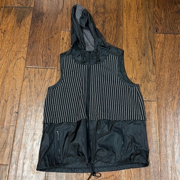 Zenergy by Chicos hooded vest - Picture 1 of 7